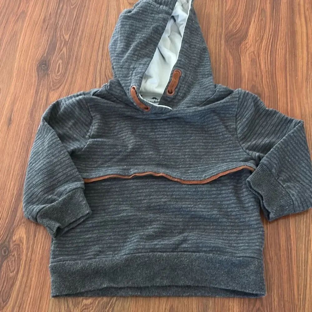 Tommy Bahama gray long sleeve hoodie size 12m baby